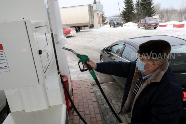 Стало известно, сколько литров бензина смогут купить нижегородцы на свою зарплату