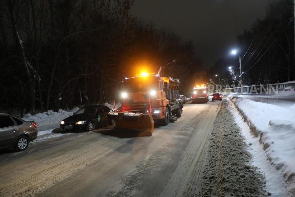 50 улиц Нижнего Новгорода очистят от снега ночью