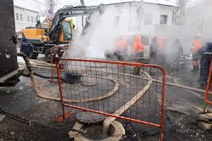 Прорыв трубы на Славянской