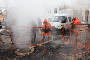 Прорыв трубы на Славянской