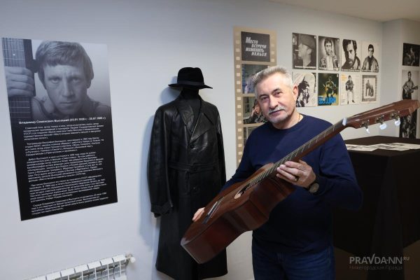 Опубликованы фото с выставки гитар в Нижнем Новгороде ко дню рождения Высоцкого