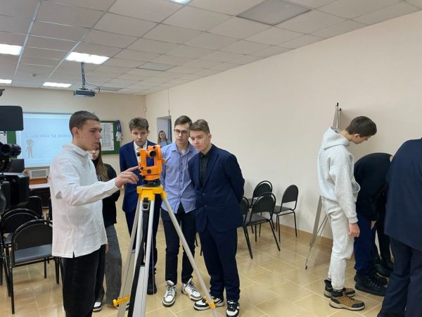 В преддверии Форума городов трудовой доблести нижегородские школьники совершили тематические экскурсии