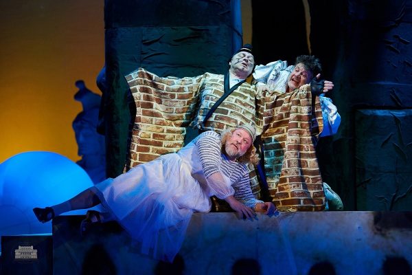 Шекспир в пятом измерении: необычную постановку представили в Нижегородском театре драмы