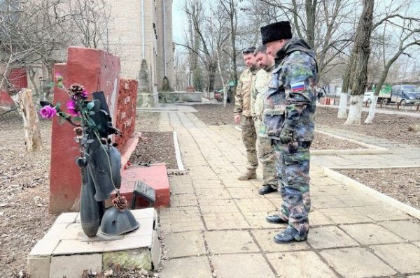 Председатель Гордумы Лавричев доставил гумпомощь в батальон «Донецк»