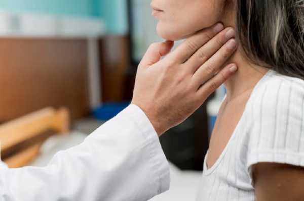 Эндокринолог Занозина рассказала, как заботиться о щитовидке зимой