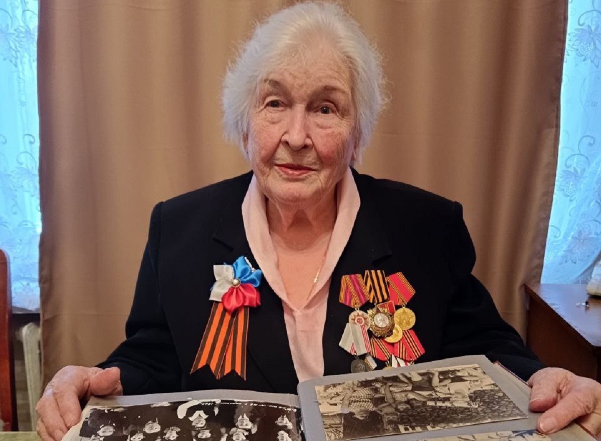 94-летняя учительница поделилась воспоминаниями о детстве и работе в школе
