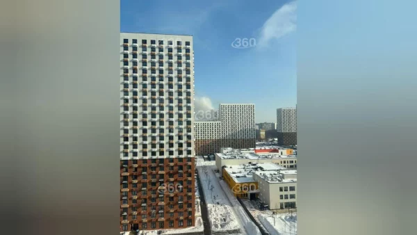 Пожар вспыхнул в 25-этажном жилом доме в Москве
