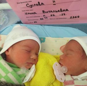 Двойняшки родились в многодетной дзержинской семье