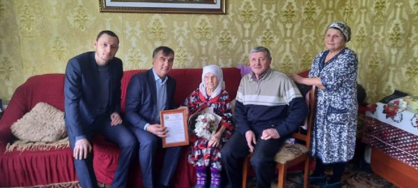 102-летие отметила Тагиря Салахова из Краснооктябрьского округа
