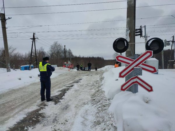 Два человека погибли при столкновении тепловоза с машиной в Балахнинском округе
