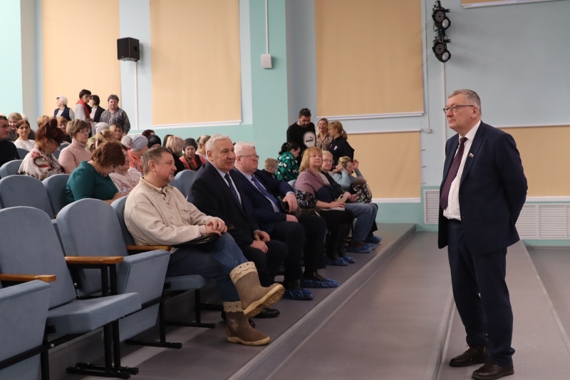 Николай Сатаев отчитался перед избирателями о проделанной работе за 2023 год