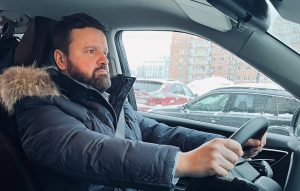Депутат Госдумы Юрий Станкевич прокатился на новеньком «Москвиче»