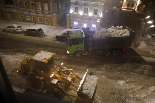 Почти 35 улиц в Нижнем Новгороде намерены очистить от снега ночью