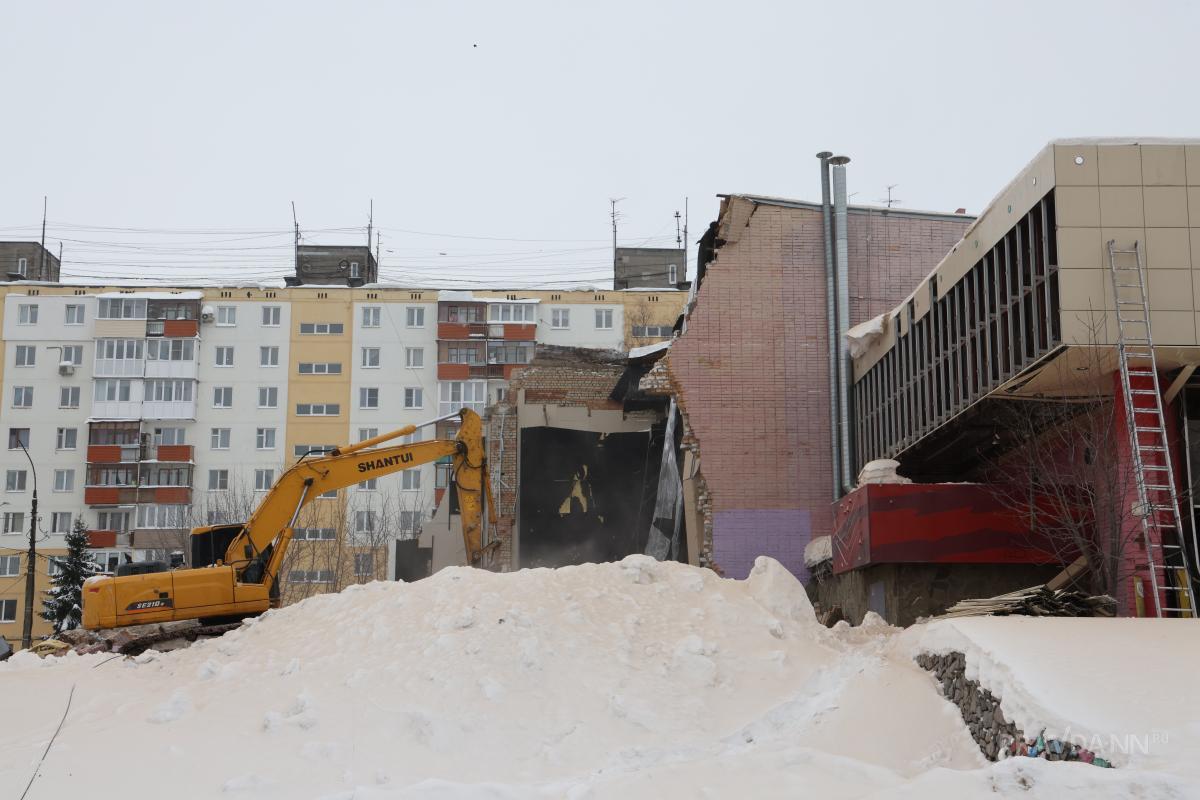В Нижнем Новгороде завершается снос здания кинотеатра «Импульс»