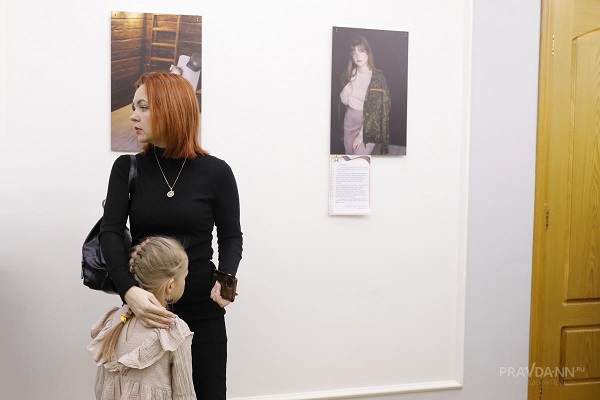 Фотовыставка «Жены героев» открылась в ЗС НО