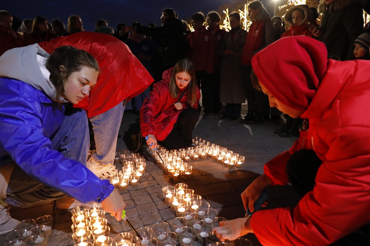 Акция "Свеча памяти" на площади Минина 30 марта