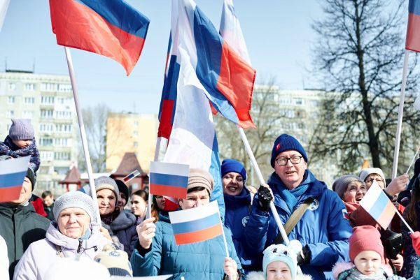 Волонтеры Победы организовали акции, посвященные воссоединению Крыма с Россией