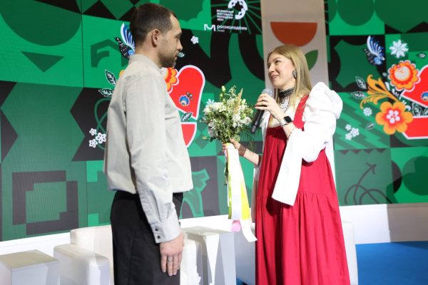Нижегородцы продемонстрировали обрядовые свадебные традиции на Всемирном фестивале молодежи