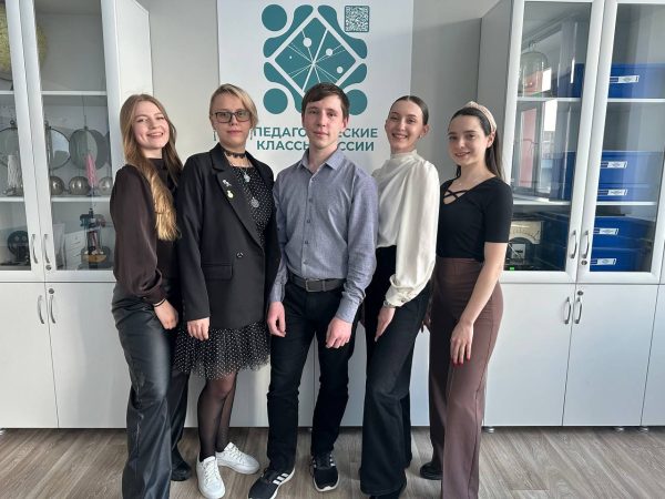 Пять выпускников психолого-педагогических классов борской школы №3 трудоустроились в учреждение на должности учителей