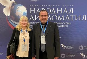 Супруги-немцы, строящие деревню под Богородском, получили российское гражданство