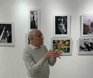 В Русском музее фотографии открылась выставка «Я жизнь пишу через&nbsp;линзу»