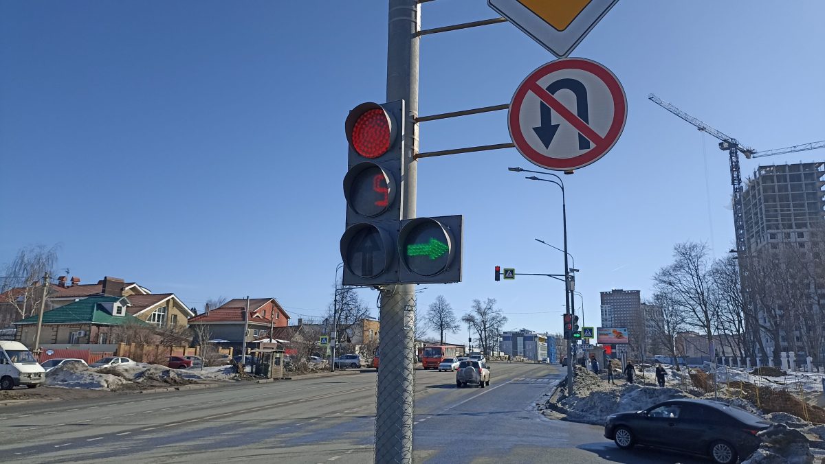 Дополнительная секция появилась на светофоре на улице Родионова