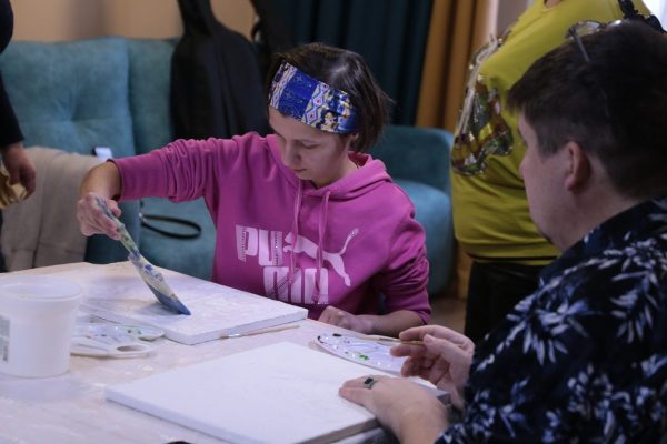Незрячих и слепоглухих учат живописи в Нижнем Новгороде