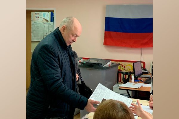 Депутат Госдумы Евгений Лебедев проголосовал на выборах Президента России