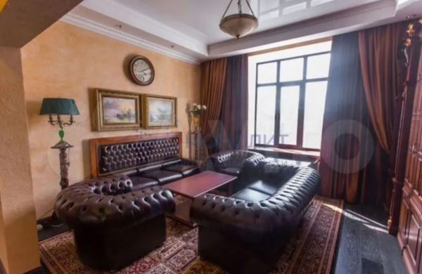 Четырехкомнатная квартира с видом на Кремль продается в Нижнем Новгороде