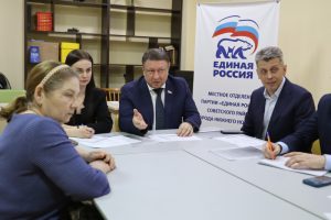 Председатель Гордумы Олег Лавричев провел очередной прием граждан