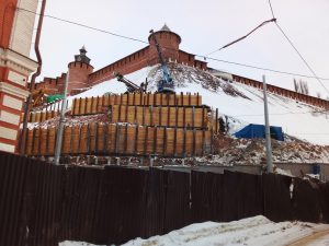 Склон у Нижегородского кремля начали укреплять