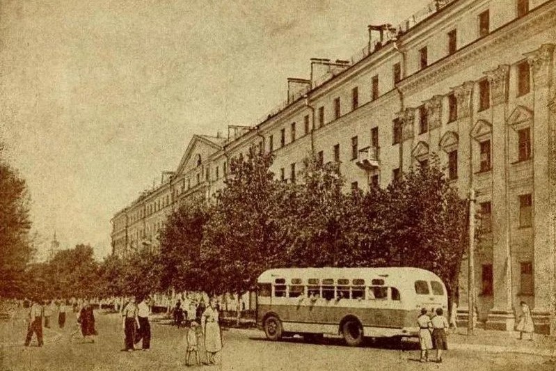 Начало проспекта Чкалова, ранее назывался Московским