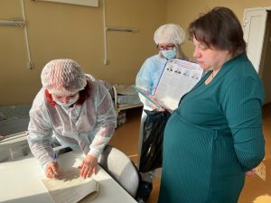 Выездное голосование на выборах Президента прошло в нижегородском роддоме