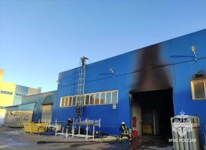 Крупный пожар на борском производстве сэндвич-панелей ливкидирован