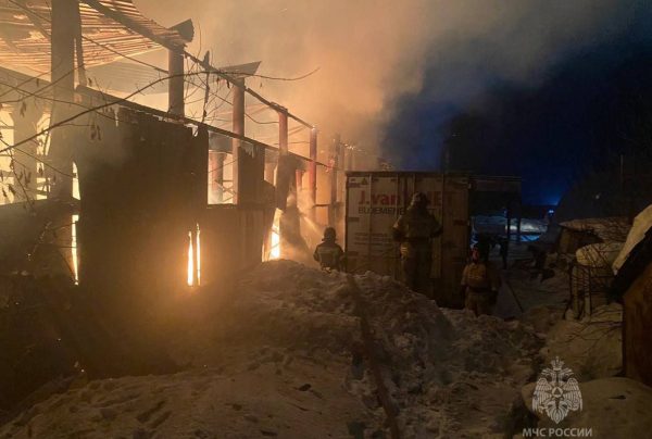 Здание пилорамы сгорело в Шахунье