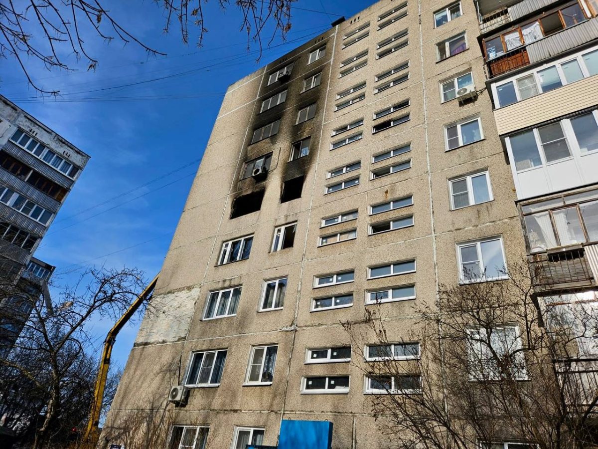 Стало известно состояние пострадавшего при пожаре в многоэтажке на улице Фучика