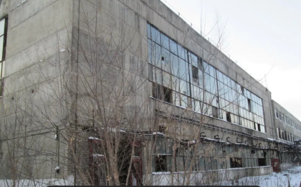 В Дзержинске выставили на продажу заброшенные корпуса стекольного завода