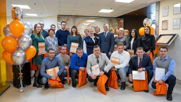 Сотрудники АО «Теплоэнерго» получили награды в честь Дня работников ЖКХ