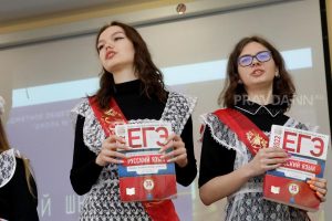 Отменять ЕГЭ или нет: мнения экспертов