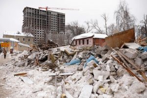 Еще 7 зданий снесут в районе стройплощадок новых станций метро