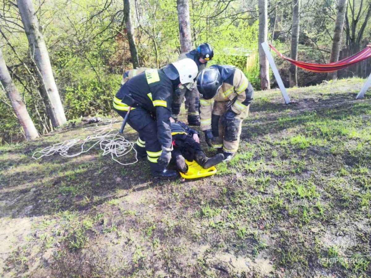 Спасатели вытащили упавшего в овраг мужчину в Нижегородской области
