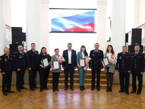 Членов участковой избирательной комиссии Дзержинска наградили