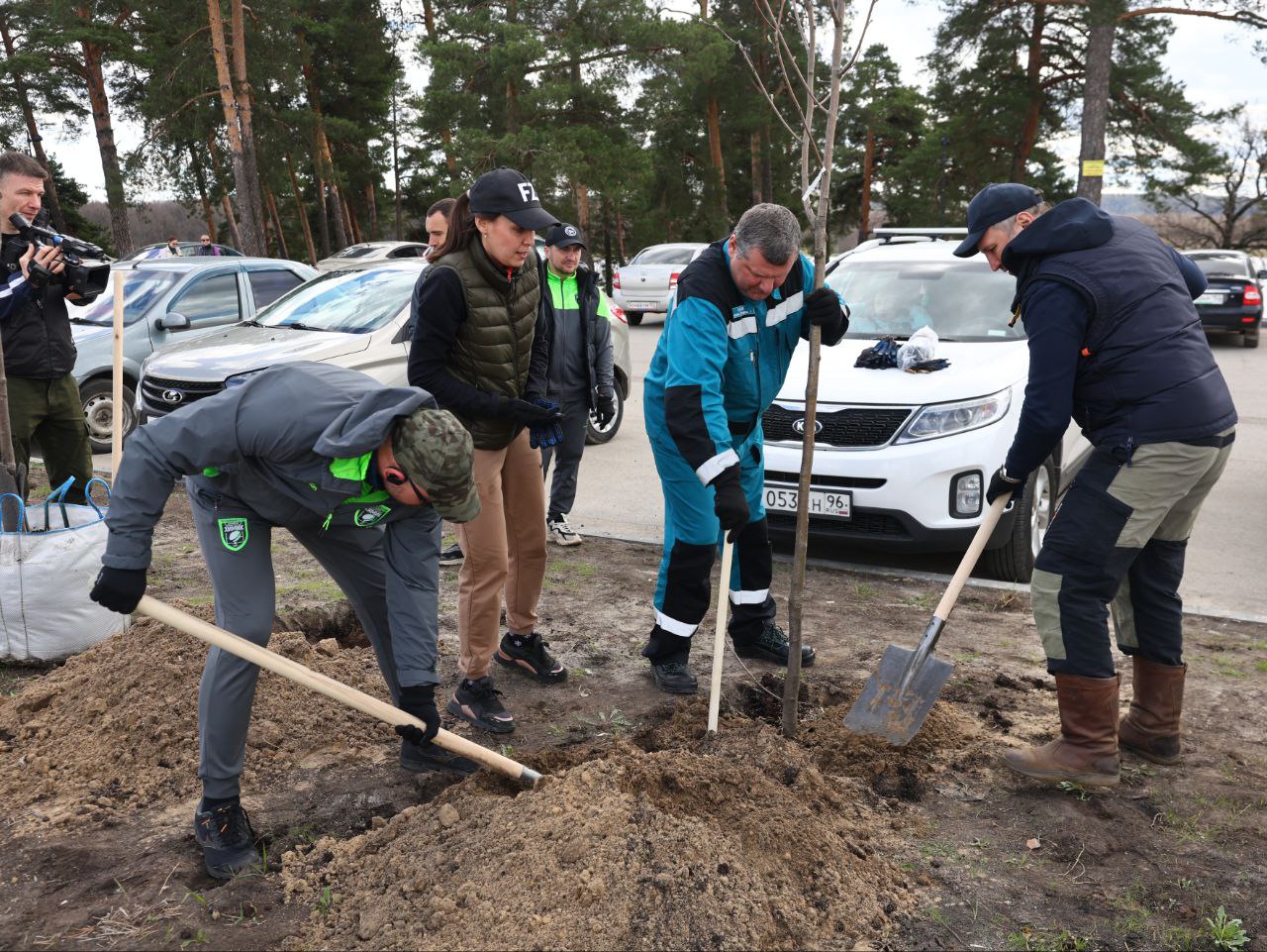 Жители Дзержинска и близлежащих поселков вышли на общегородской субботник,  объединивший более 3500 человек 20 апреля 2024 года | Нижегородская правда