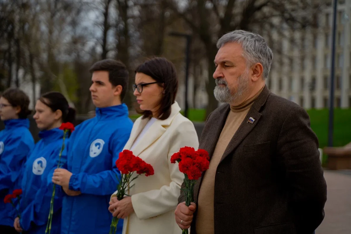 Волонтёры Победы провели митинг в память о жертвах геноцида советского народа нацистами и их пособниками в годы войны