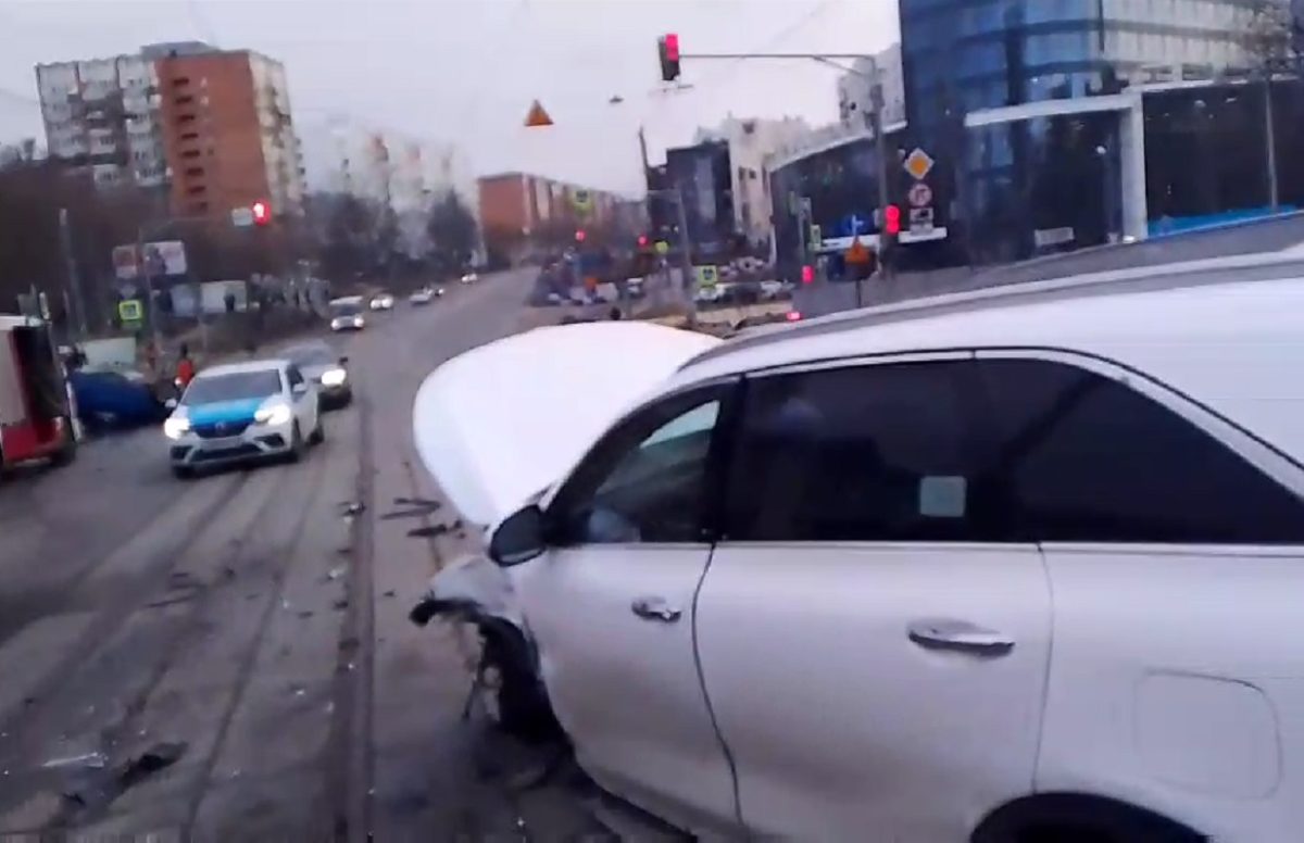 В ГИБДД назвали причины ДТП с перевернувшимся авто в Нижнем Новгороде