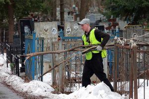Уборка кладбищ в рамках месячника по благоустройству началась в Нижнем Новгороде