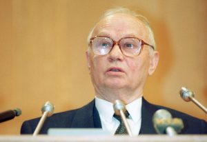От преданности политической команде к предательству: как председатель КГБ Крючков развалил Советский Союз