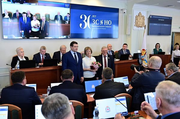 Депутаты Законодательного собрания внесли изменения в бюджет региона