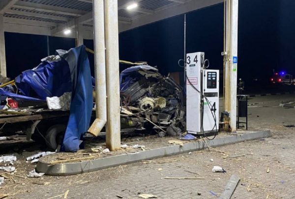 Водитель погиб от взрыва газового баллона на заправке в Павлове