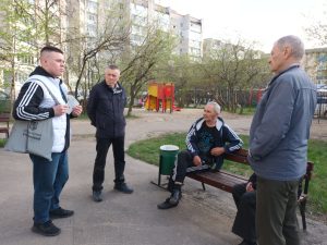 Социальные участковые объяснили пенсионерам, как голосовать за благоустройство